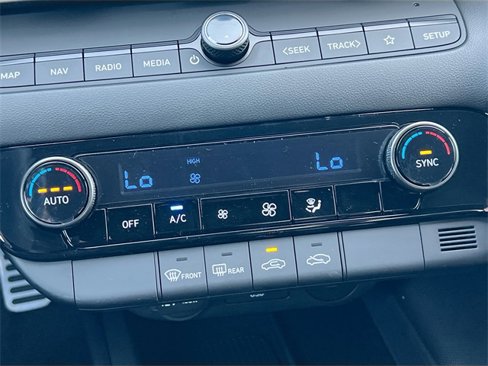 New 2025 Hyundai Elantra SEL image 16