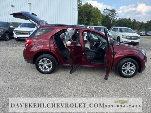 Used 2017 Chevrolet Equinox LT w/ Convenience Package image 32