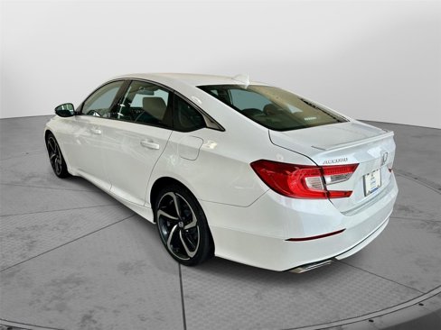 Used 2018 Honda Accord Sport image 3