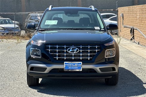 New 2025 Hyundai Venue SEL image 2