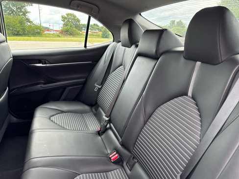 Used 2023 Toyota Camry SE image 15