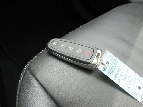 Used 2017 Ford Escape Titanium image 33