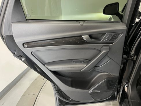 Used 2018 Audi Q5 Prestige w/ Prestige Package image 38