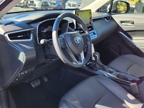 Used 2022 Toyota Corolla Cross XLE image 8