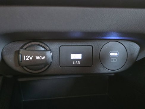 Certified 2024 Hyundai Elantra SEL image 21