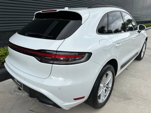 Used 2024 Porsche Macan image 8