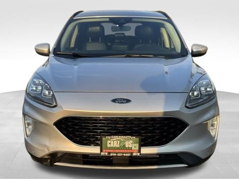 Used 2020 Ford Escape Titanium image 2
