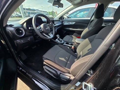 Used 2023 Kia Forte LX image 16