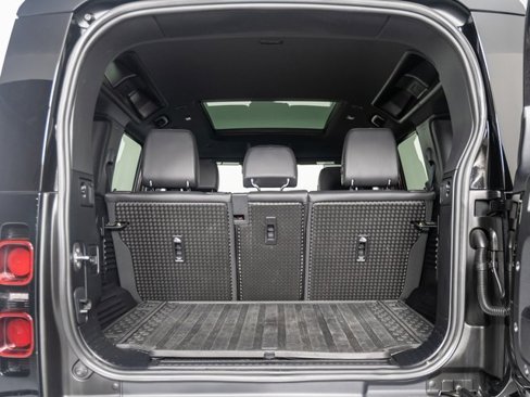 Used 2024 Land Rover Defender 110 S image 29
