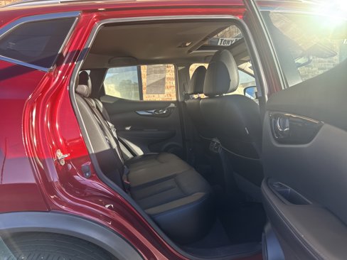 Used 2019 Nissan Rogue Sport SL w/ Premium Package image 12