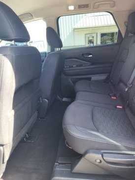 Used 2022 Nissan Pathfinder SV image 7