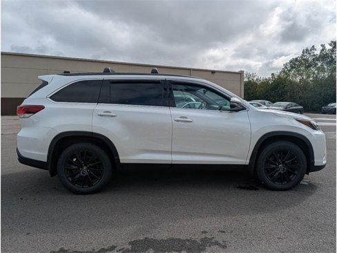 Used 2019 Toyota Highlander SE image 8