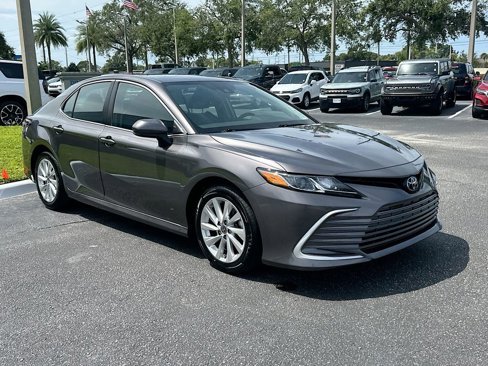 Used 2023 Toyota Camry LE image 4
