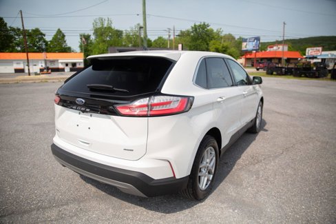 Used 2024 Ford Edge SEL image 3