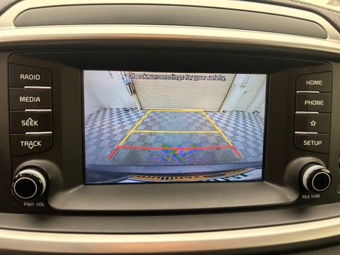 Used 2020 Kia Sorento LX image 37