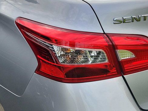 Used 2019 Nissan Sentra S image 8