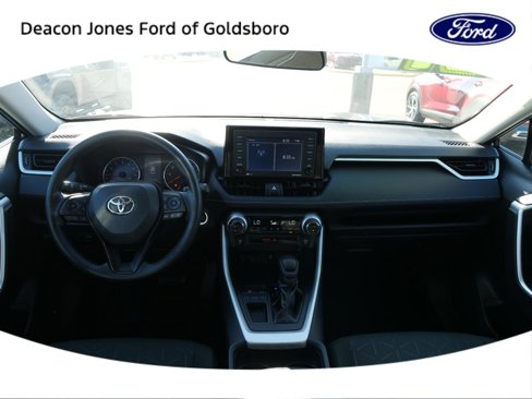 Used 2021 Toyota RAV4 XLE image 17