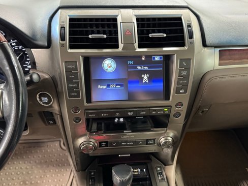 Used 2016 Lexus GX 460 image 17