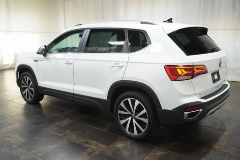 Certified 2022 Volkswagen Taos SE image 6