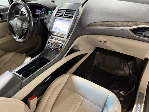 Used 2020 Lincoln MKZ Reserve w/ Elements Package image 40
