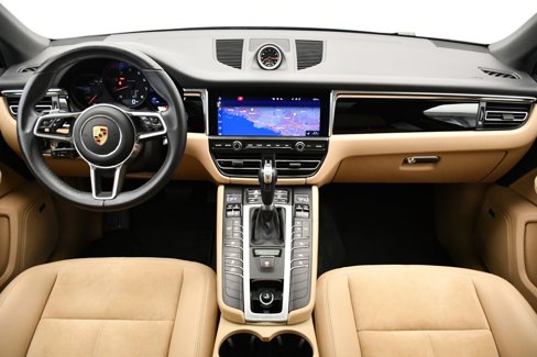 Certified 2021 Porsche Macan image 24