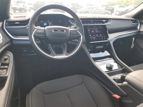 New 2025 Jeep Grand Cherokee L Laredo image 14