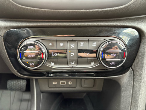 Used 2020 Buick Encore GX Essence w/ Experience Buick Package image 26