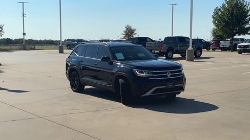 Used 2023 Volkswagen Atlas SE w/ Black Wheel Package image 2