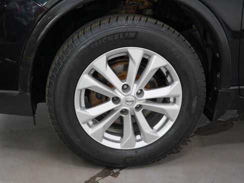 Used 2016 Nissan Rogue SV image 28