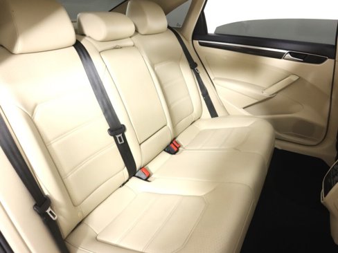 Used 2019 Volkswagen Passat 2.0T SE R-Line image 37