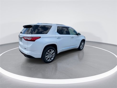Used 2018 Chevrolet Traverse Premier w/ Driver Confidence II Package image 3