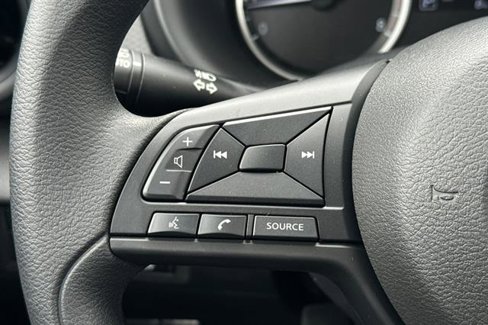 New 2025 Nissan Kicks Play S image 24