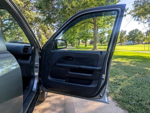 Used 2005 Honda CR-V LX image 16