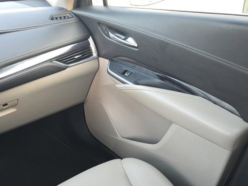 Used 2019 Cadillac XT4 Luxury w/ Cold Weather Package image 19