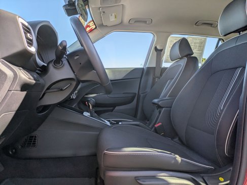 Used 2024 Hyundai Venue Limited image 20