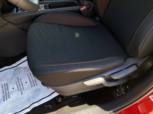 Used 2023 Nissan Kicks SR image 12