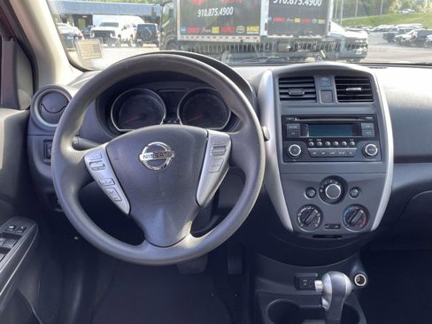 Used 2018 Nissan Versa SV image 11