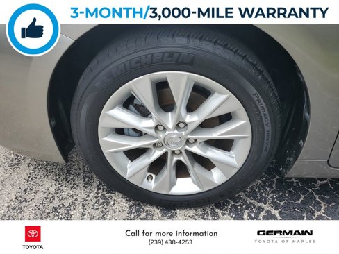 Used 2015 Lexus ES 300h image 12