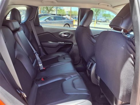Used 2021 Jeep Cherokee Latitude Plus image 19