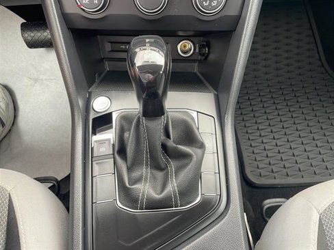 Certified 2022 Volkswagen Taos S image 23