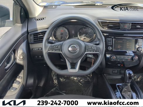 Used 2020 Nissan Rogue Sport S image 15