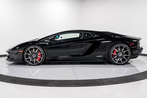 Used 2017 Lamborghini Aventador S image 6