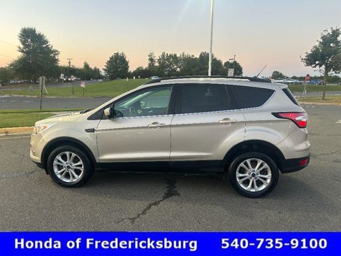 Used 2018 Ford Escape SE w/ SE Sync 3 Package image 2