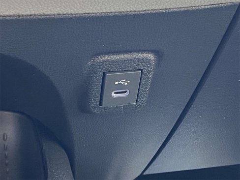Used 2025 Toyota Corolla LE image 27