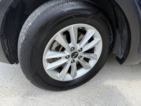 Used 2019 Kia Sorento FWD V6 image 29