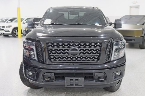 Used 2018 Nissan Titan SV w/ SV Convenience Package image 8
