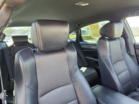 Used 2018 Honda Accord Sport image 17