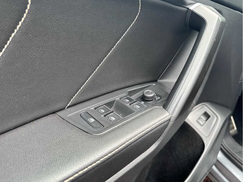 Certified 2022 Volkswagen Tiguan SE R-Line image 15