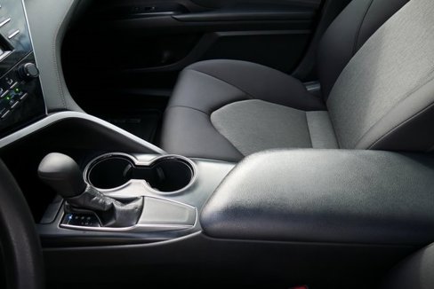 Used 2018 Toyota Camry LE image 22