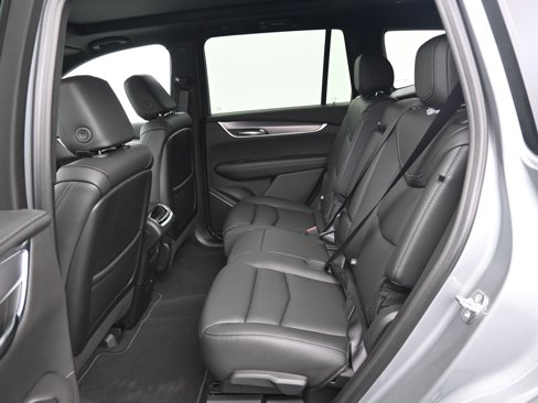 New 2025 Cadillac XT6 Luxury image 10